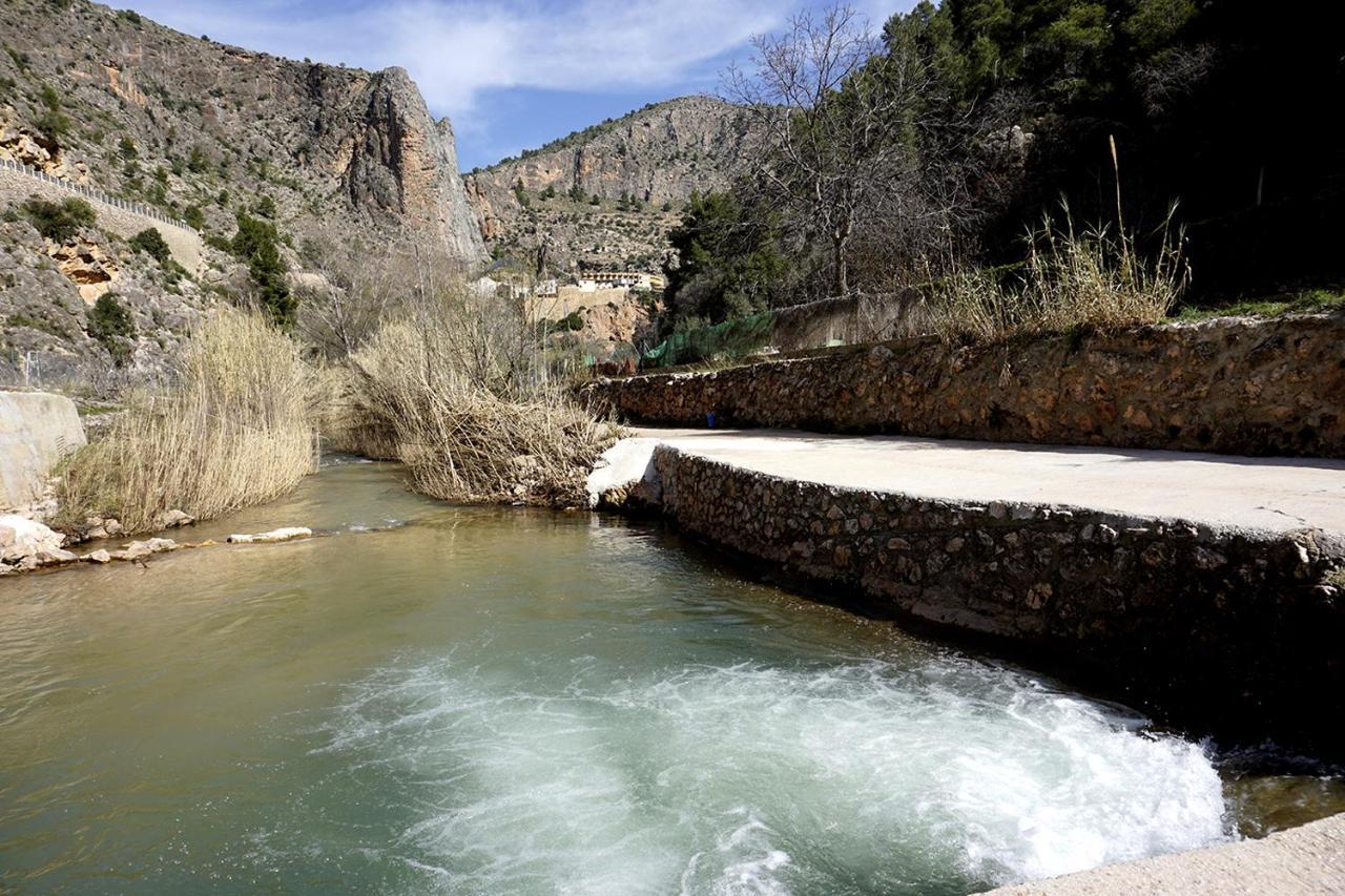איינה Alojamientos Rurales Entre Rocas מראה חיצוני תמונה
